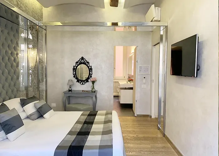Arcasuite Tritone Luxury Apartment